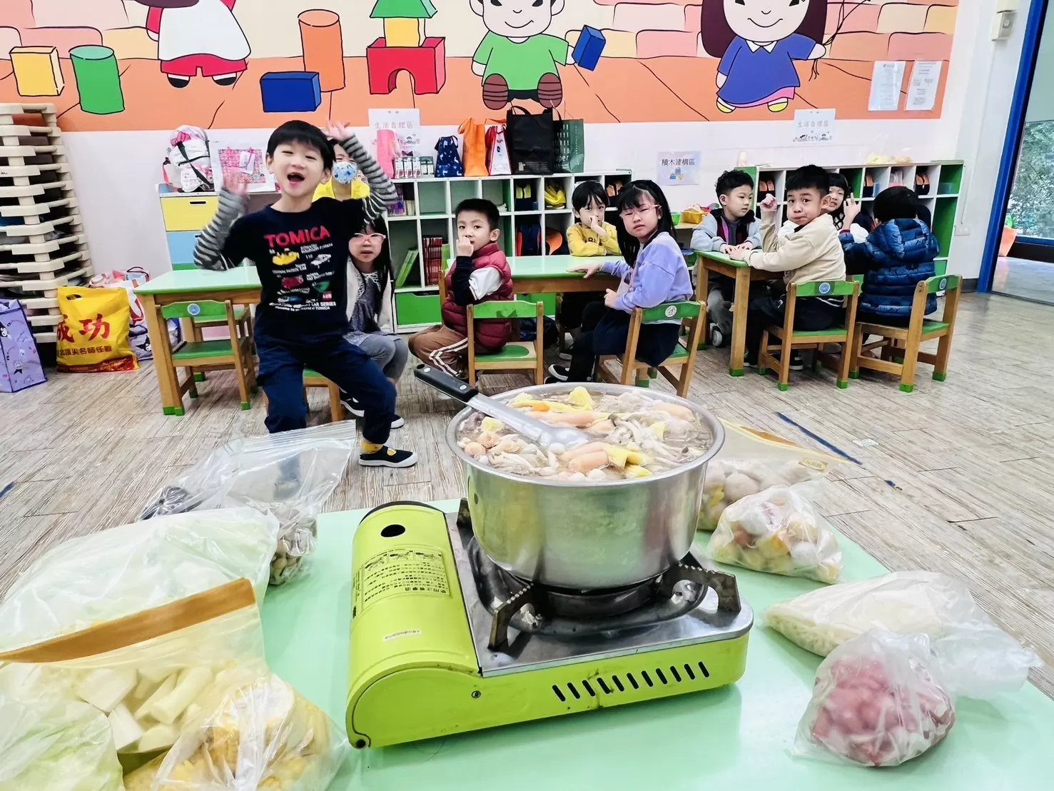 🍲圍爐聚首,掃除舊歲,迎向新春的美好🍲 🍲圍爐聚首,掃除舊歲,迎向新春的美好🍲
