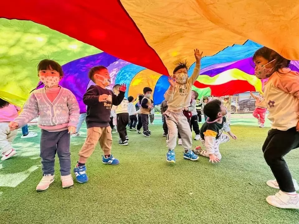 🌈彩虹傘遊戲‧快樂動起來! 🌈 🌈彩虹傘遊戲‧快樂動起來! 🌈