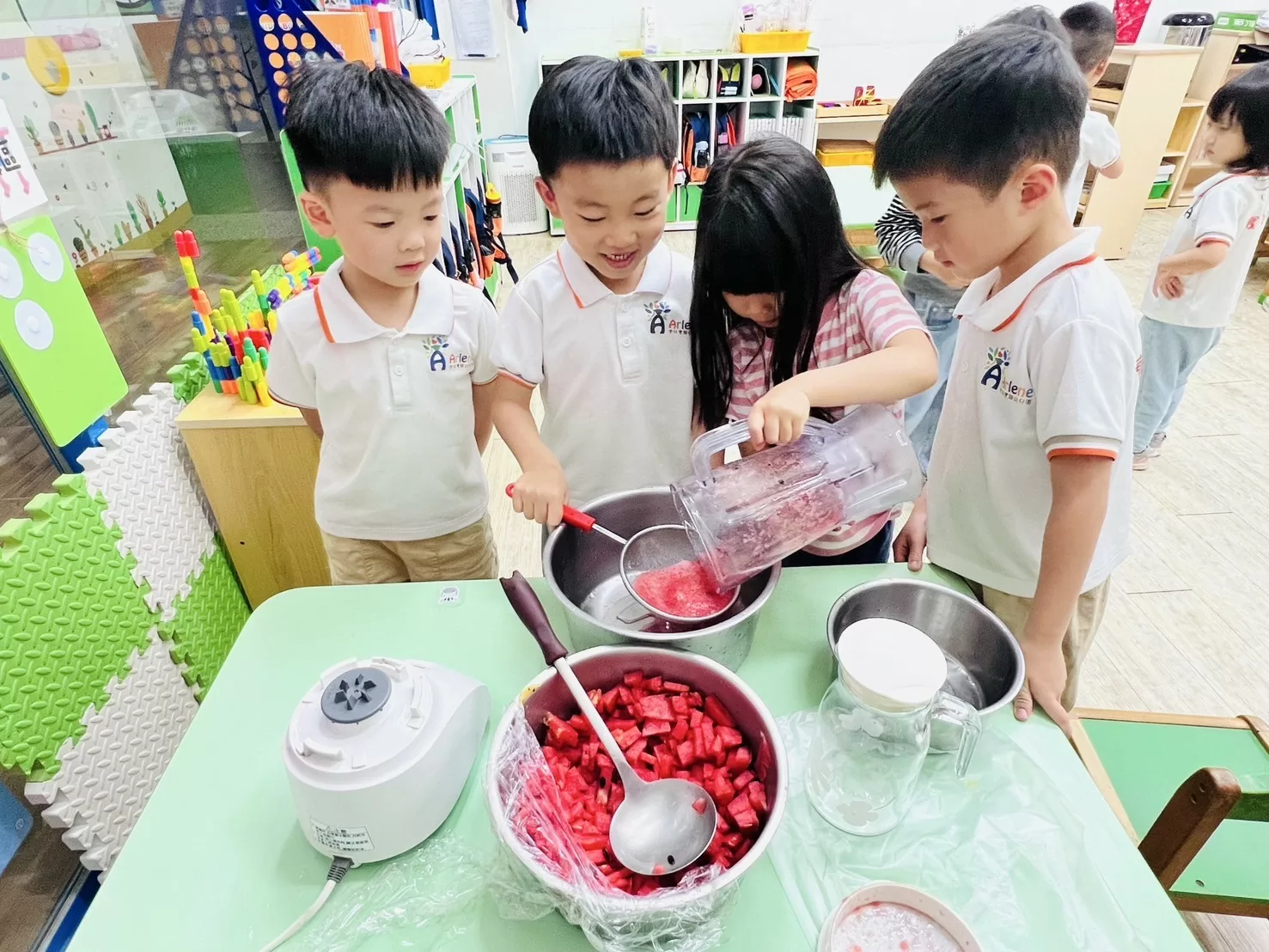 🥛主題活動 ~ 水果點點名:西瓜果汁🍉DIY 🥛主題活動 ~ 水果點點名:西瓜果汁🍉DIY