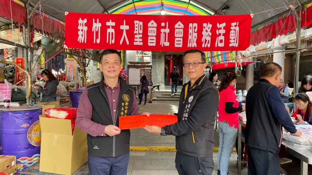 【金愛爾文教林執行長和吳執行長寒冬送暖,傳播愛心種子,溫暖更多清寒家庭】 【金愛爾文教林執行長和吳執行長寒冬送暖,傳播愛心種子,溫暖更多清寒家庭】