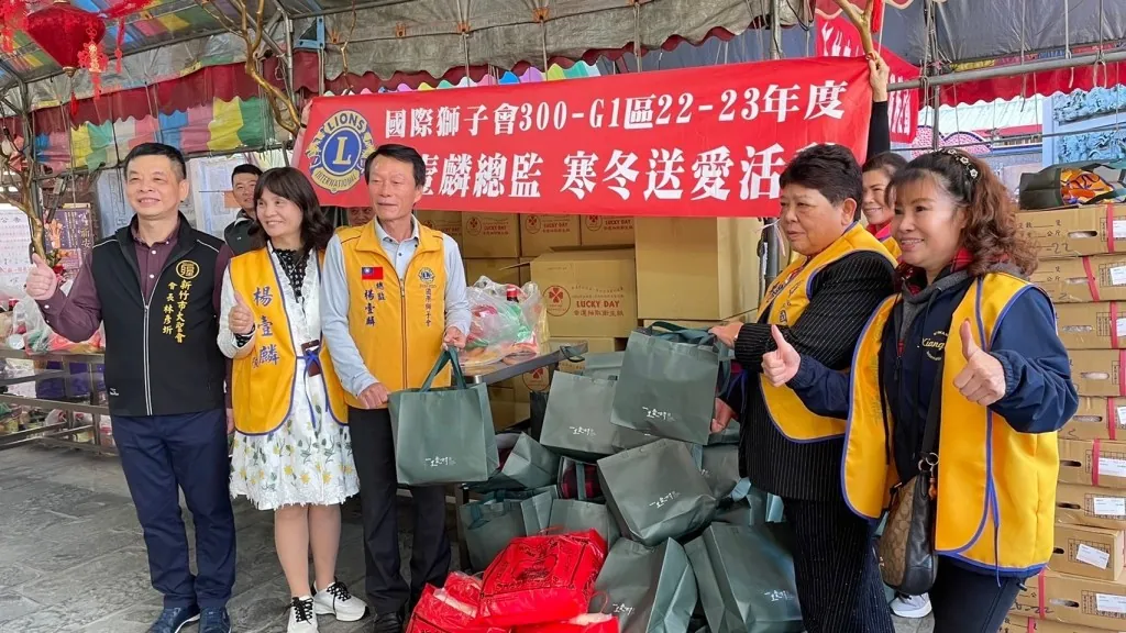 【金愛爾文教林執行長和吳執行長寒冬送暖,傳播愛心種子,溫暖更多清寒家庭】 【金愛爾文教林執行長和吳執行長寒冬送暖,傳播愛心種子,溫暖更多清寒家庭】