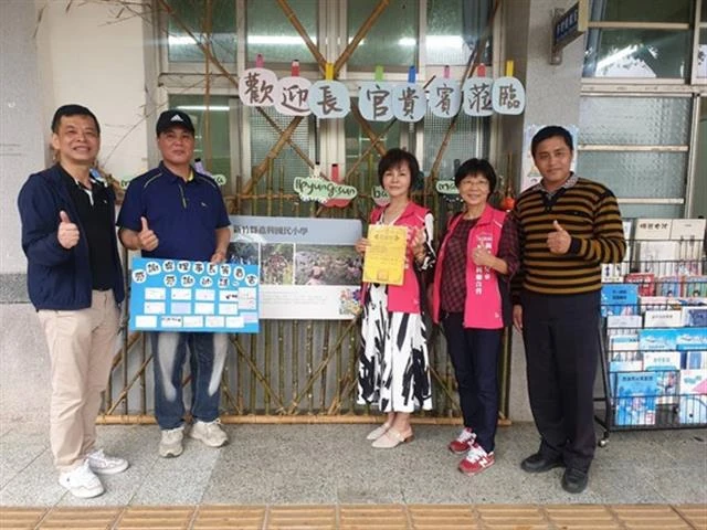 愛心到偏鄉 孩童快樂過節